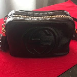 Great condition Gucci soho patent black crossbody